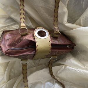 A Totally handmade PremiumLeatherBagFromParaguay